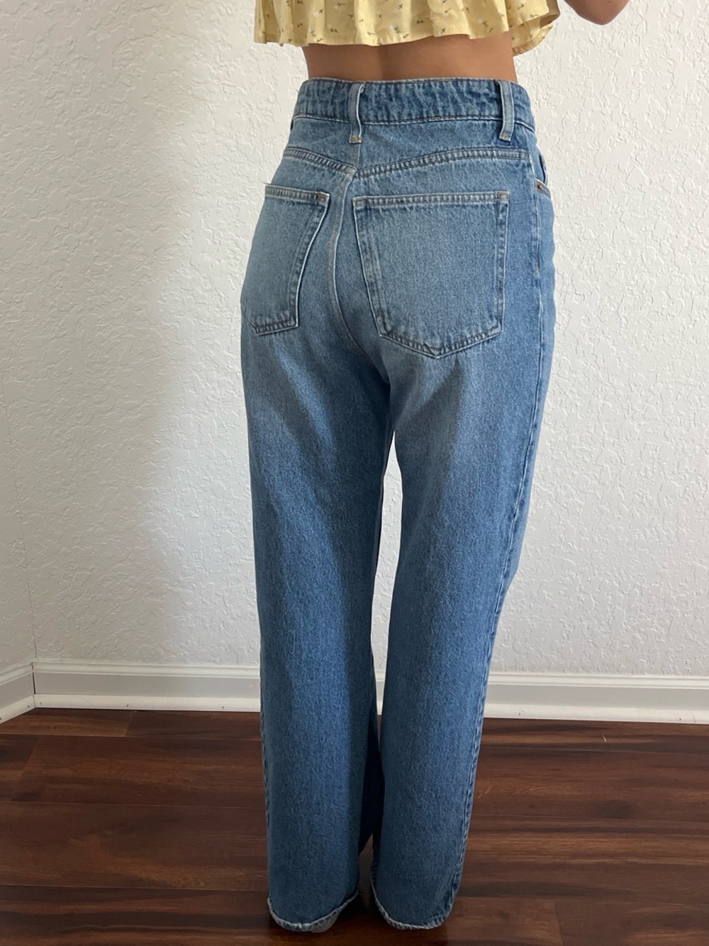 H&M High-Rise Straight Leg Jeans - Light Blue Denim